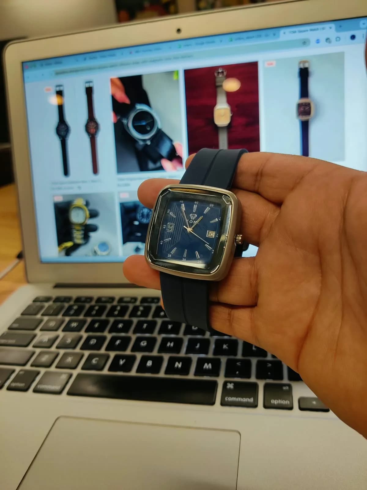 TOMI Square Watch | Silicone Strap with Magnetic Lock - with Date 1